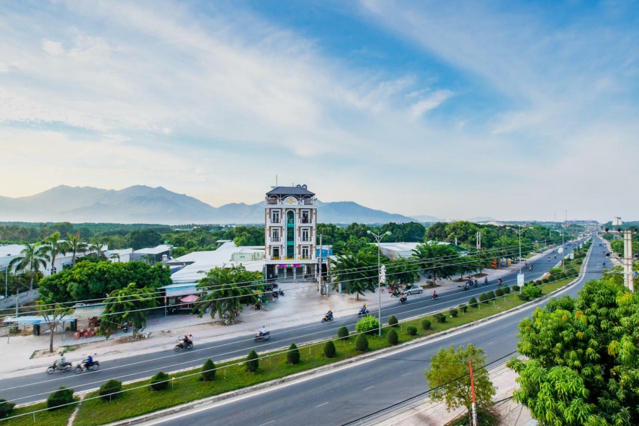 Thoi Binh Hotel Cam Lam Exterior foto